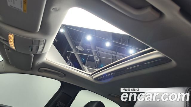 Mercedes-Benz E-Class 2019 — photo 23
