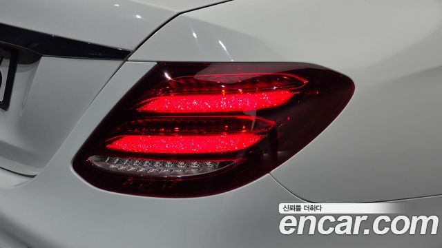 Mercedes-Benz E-Class 2019 — photo 9