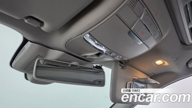 Mercedes-Benz E-Class 2019 — photo 28