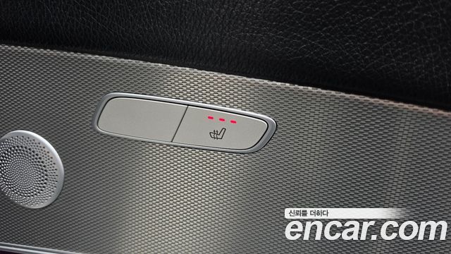 Mercedes-Benz E-Class 2019 — photo 33