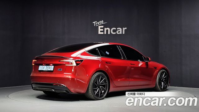 Tesla Model 3 2026 — photo 2