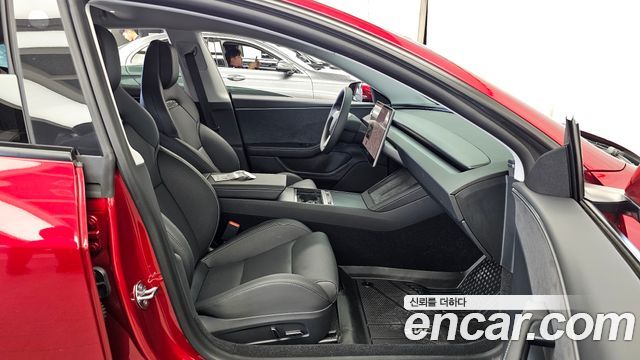 Tesla Model 3 2026 — photo 17