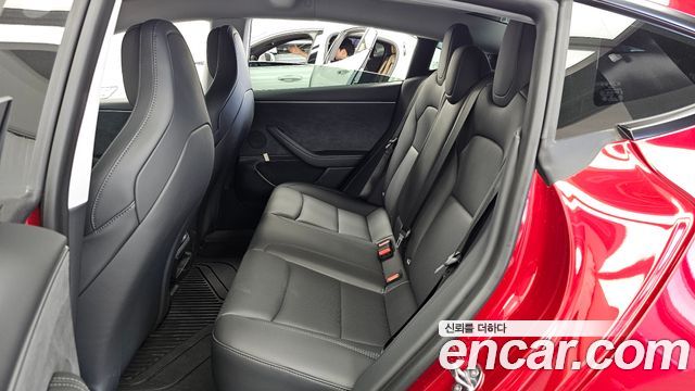 Tesla Model 3 2026 — photo 16