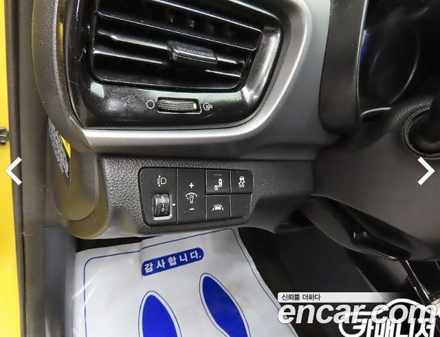 Kia Stonic 2018 — photo 11