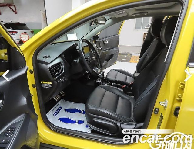 Kia Stonic 2018 — photo 12