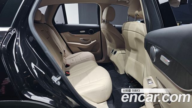 Mercedes-Benz GLC-Class 2019 — photo 11