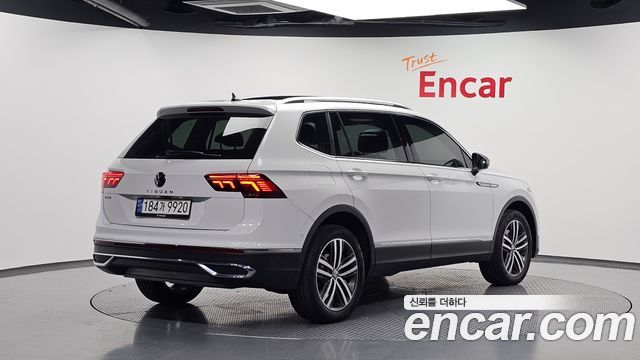 Volkswagen Tiguan 2023 — photo 2