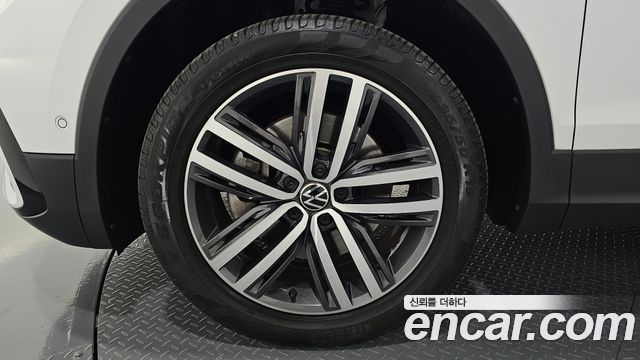 Volkswagen Tiguan 2023 — photo 5