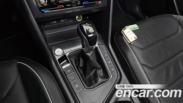 Volkswagen Tiguan 2023 — photo 12