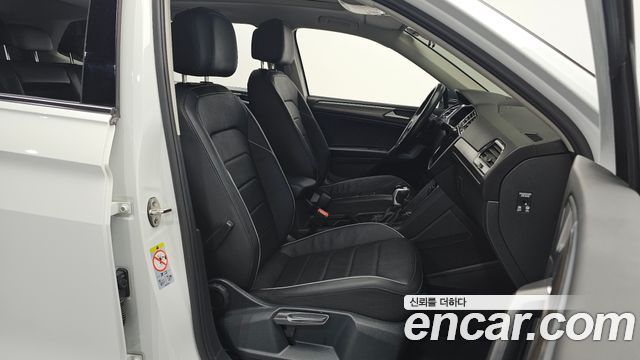 Volkswagen Tiguan 2023 — photo 13