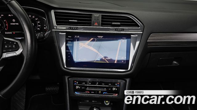 Volkswagen Tiguan 2023 — photo 20