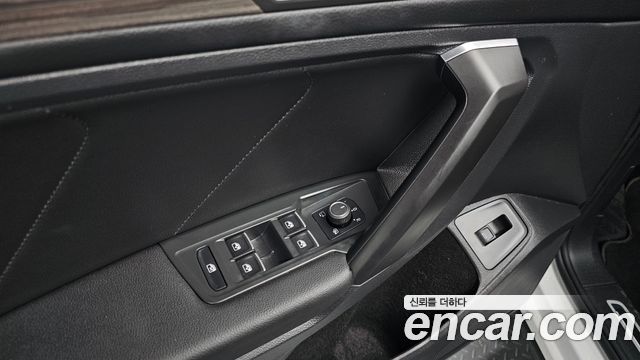 Volkswagen Tiguan 2023 — photo 26