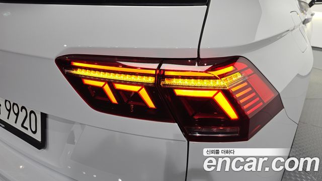 Volkswagen Tiguan 2023 — photo 9
