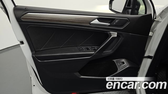 Volkswagen Tiguan 2023 — photo 14
