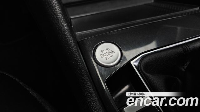 Volkswagen Tiguan 2023 — photo 36