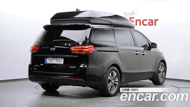 Kia Canival 2020 — photo 2