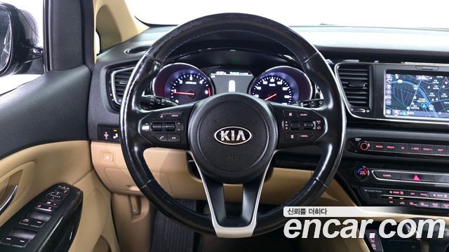 Kia Canival 2020 — photo 12