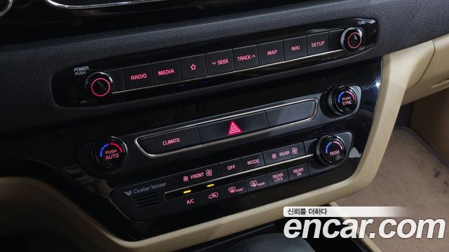 Kia Canival 2020 — photo 18