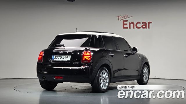 Mini Cooper 2020 — photo 2