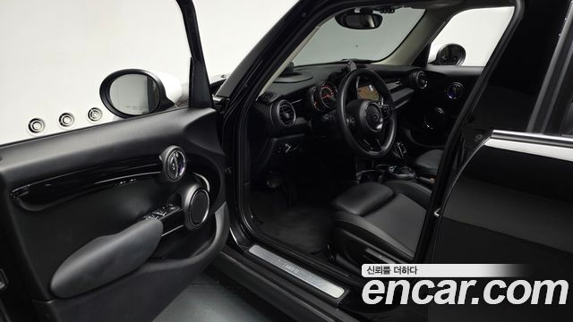 Mini Cooper 2020 — photo 13