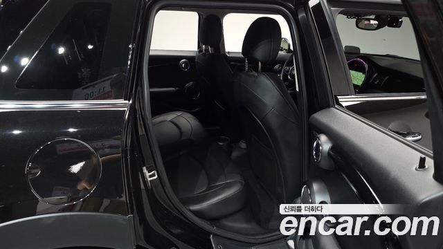 Mini Cooper 2020 — photo 18