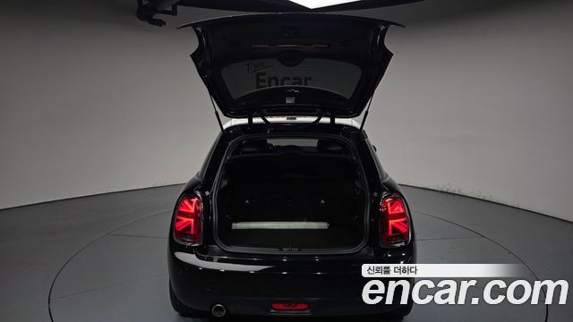 Mini Cooper 2020 — photo 26
