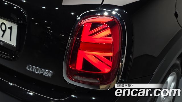 Mini Cooper 2020 — photo 9