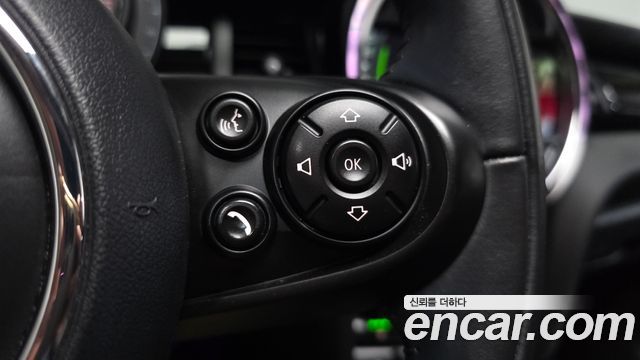 Mini Cooper 2020 — photo 30