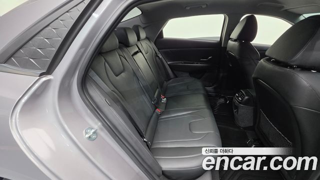 Hyundai AVANTE 2024 — photo 32