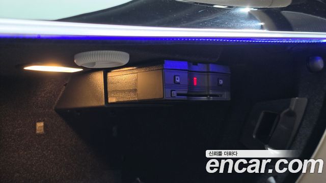 Mercedes-Benz AMG GT 2021 — photo 24