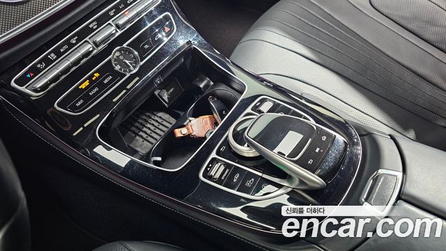Mercedes-Benz CLS-Class 2019 — photo 23