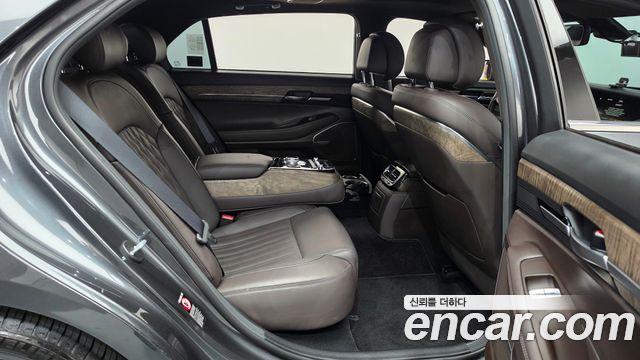 Genesis G90 2019 — photo 17