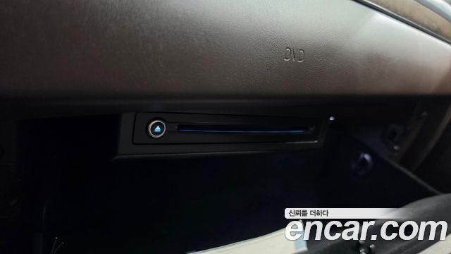 Genesis G90 2019 — photo 18