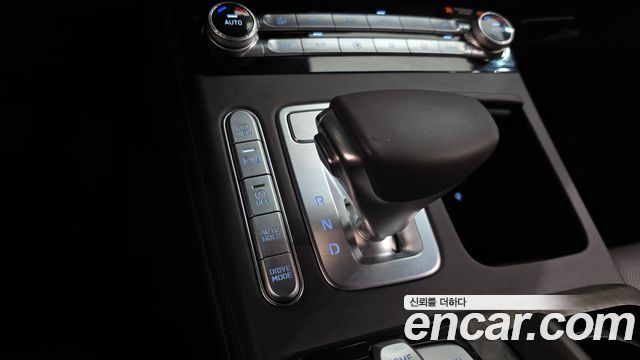 Genesis G90 2019 — photo 26
