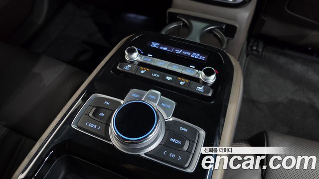 Genesis G90 2019 — photo 36