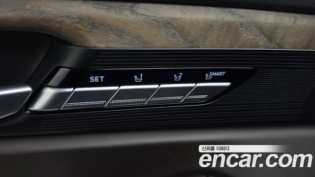 Genesis G90 2019 — photo 37