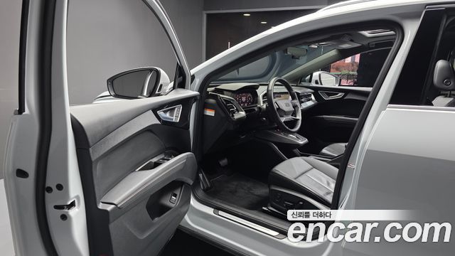 Audi Q4 e-tron 2022 — photo 13