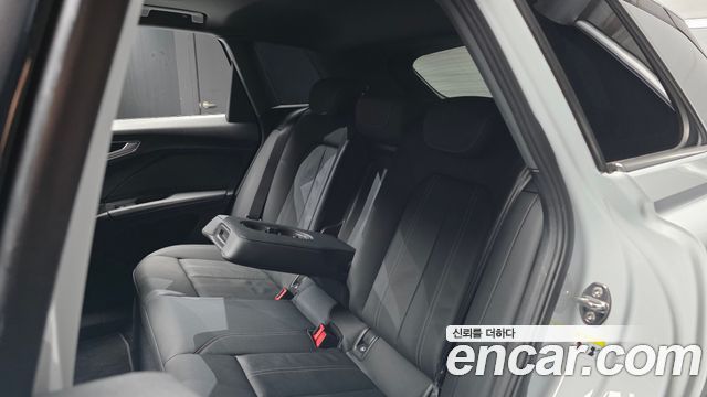Audi Q4 e-tron 2022 — photo 17