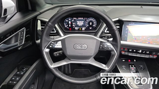 Audi Q4 e-tron 2022 — photo 20