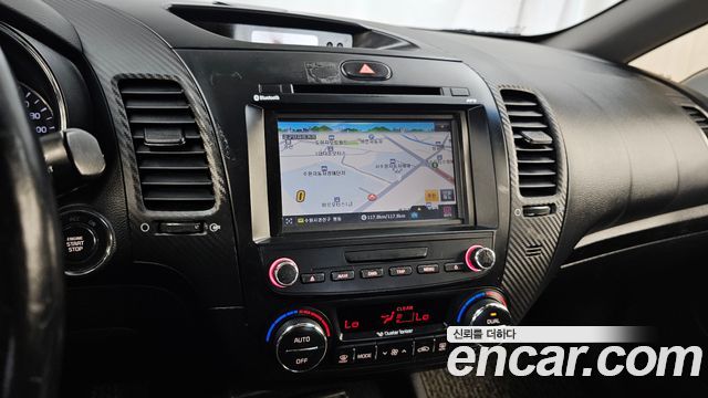 Kia K3 2013 — photo 20