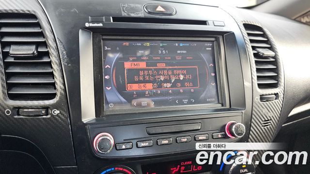 Kia K3 2013 — photo 22