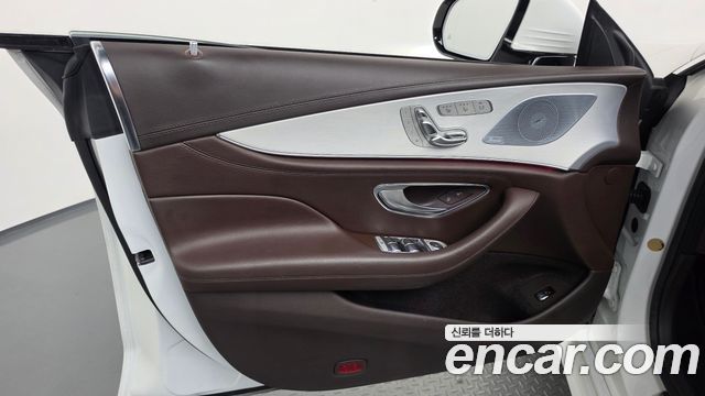 Mercedes-Benz CLS-Class 2019 — photo 14