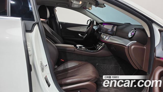 Mercedes-Benz CLS-Class 2019 — photo 16
