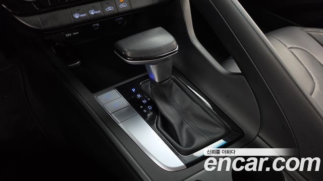Hyundai AVANTE 2022 — photo 12