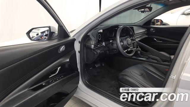 Hyundai AVANTE 2022 — photo 13