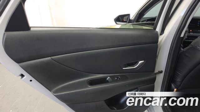 Hyundai AVANTE 2022 — photo 15