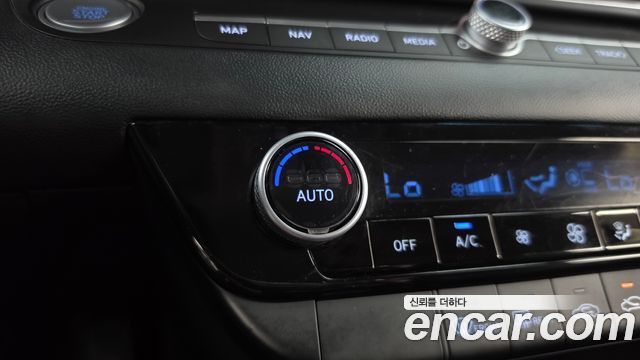 Hyundai AVANTE 2022 — photo 28