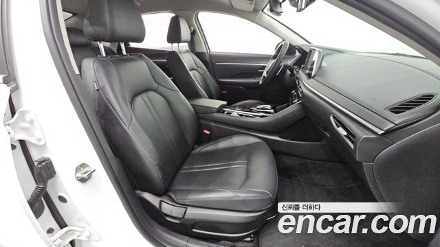 Hyundai Sonata 2021 — photo 16