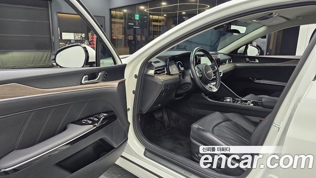 Kia K5 2023 — photo 10