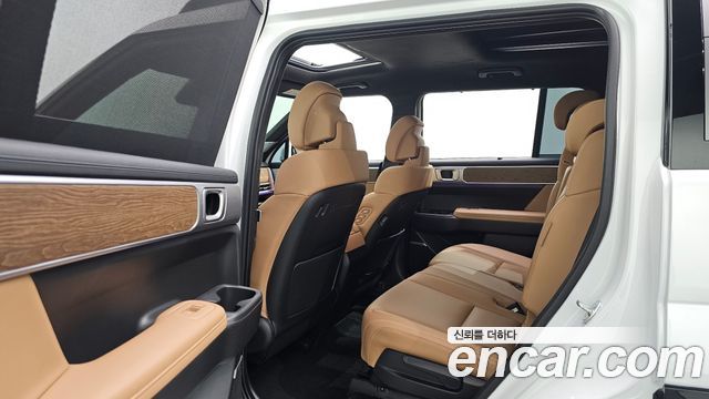 Hyundai Santafe 2025 — photo 18